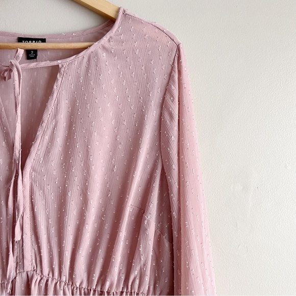 Torrid Clip Dot Tie Babydoll Peplum Blouse Top in Blush Pink, Size 2X‎ - Picture 5 of 9